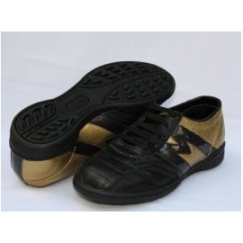 2438-Tenis de fútbol marca Manríquez Mod MITHOS TM PLUS color negro con dorado